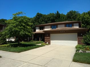 42978 Arlington Rd, Canton, MI 48187