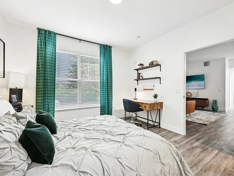 Stone Cliff Apartments — Photo 11