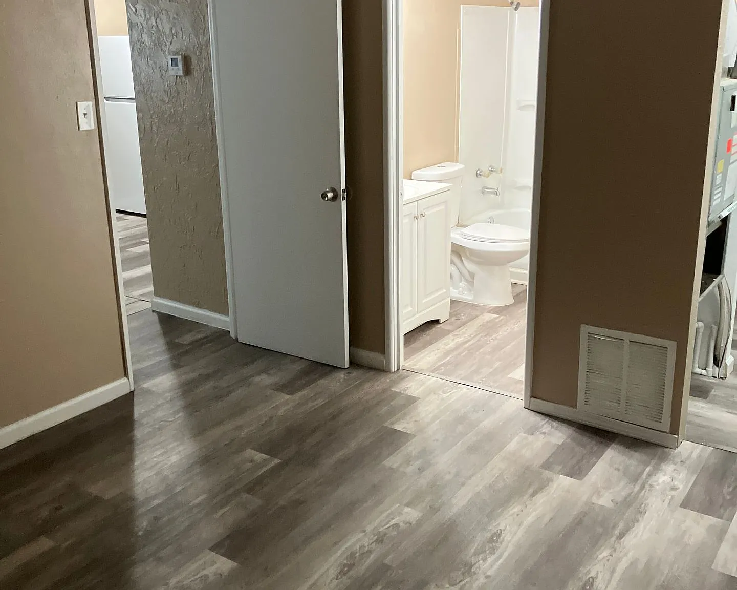 River Pointe Apartments — Photo 3