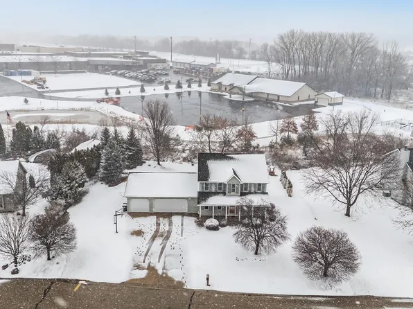 1005 Twin Harbor Dr, Winneconne, WI 54986
