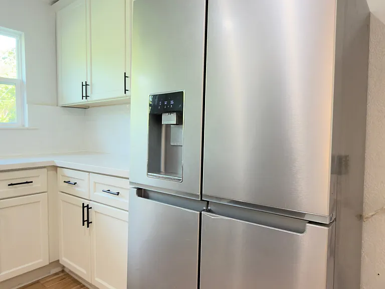 501 Mills Ave — Photo 16