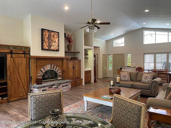 5th image of 136 Deer Park Dr