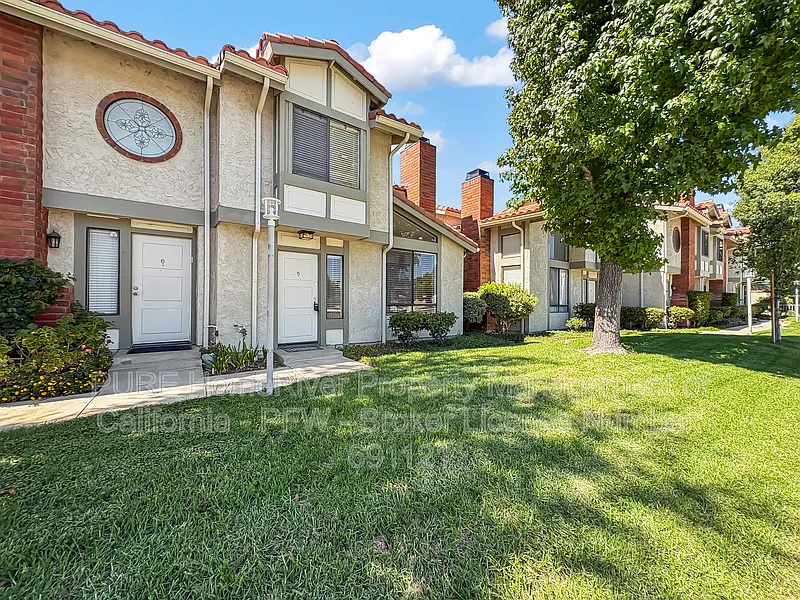 2 bed, 2.0 bath, 1332 sqft, $3,350 — Photo 2