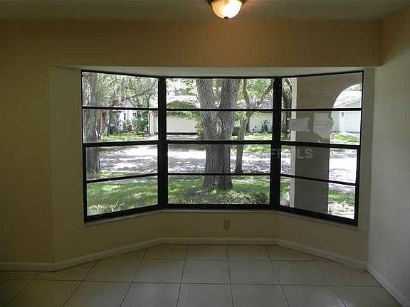 4th image of 31 Harbor Oaks Cir