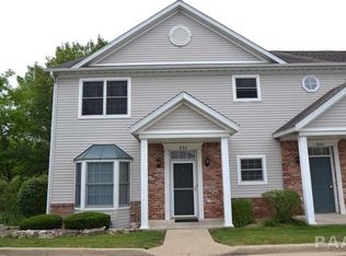 932 W Trailcreek Dr, Peoria, IL 61614