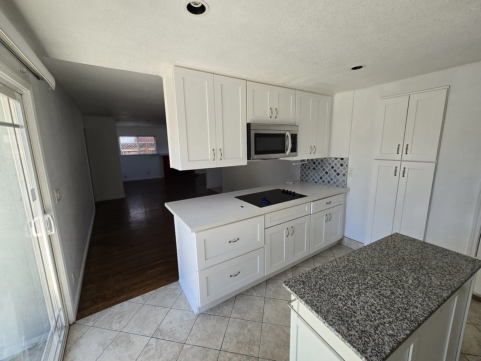 3 bed, 1237 sqft, $4,500 — Photo 3