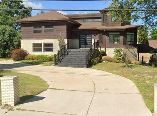 27507 Bell Rd, Southfield, MI 48034