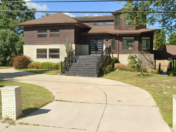 27507 Bell Rd, Southfield, MI 48034