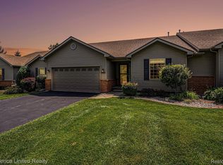 12023 Princewood Dr, Fenton, MI 48430