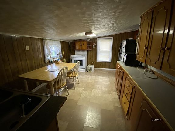 5th image of 4927 Wagner St