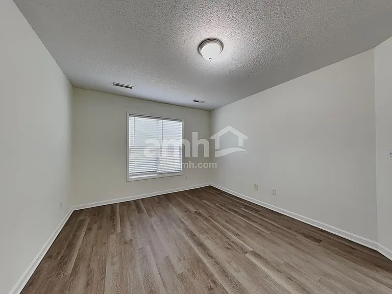 5640 Regent Village Dr — Photo 12