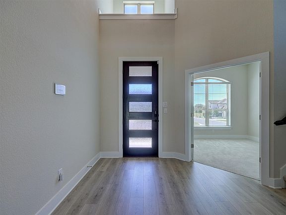 5th image of 1929 Montella Way