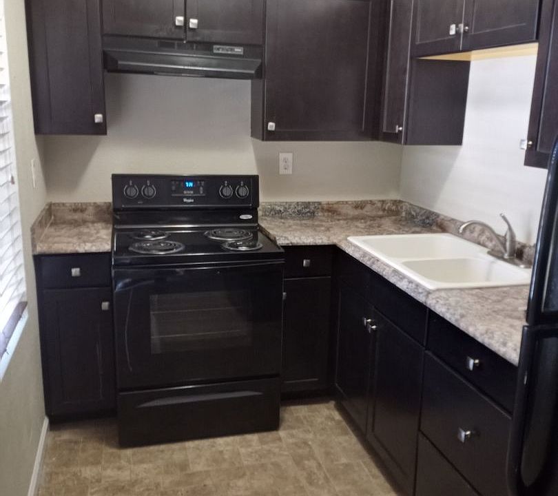 2nd image of 2115 College St APT 24