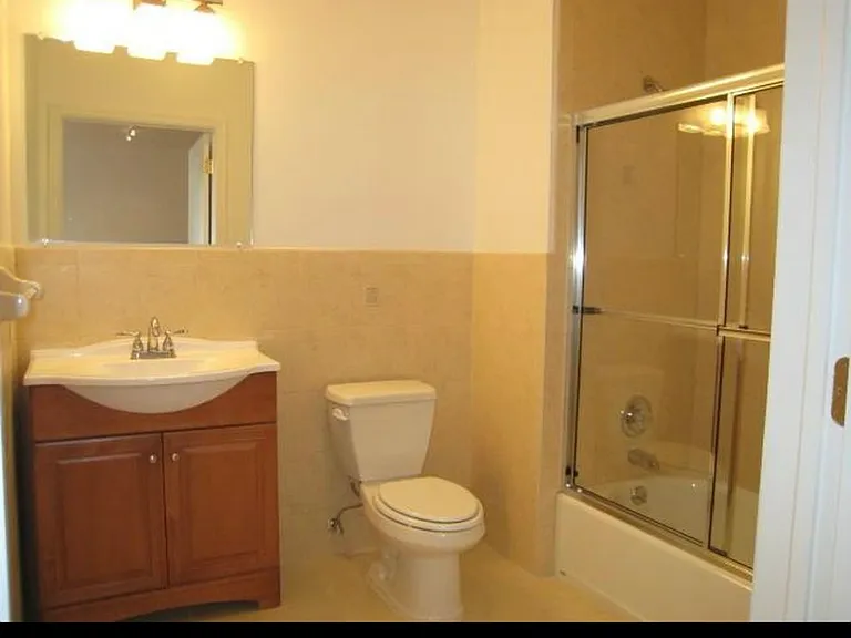 528 52nd St #106 — Photo 3