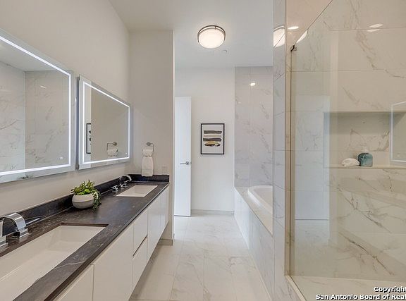 5th image of 123 Lexington Ave Unit 1203