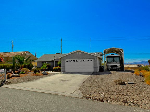 3rd image of 3110 Desert Palm Dr