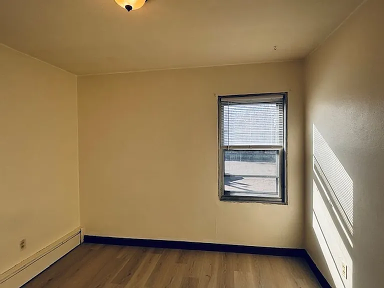 405 Fairview Ave N — Photo 10