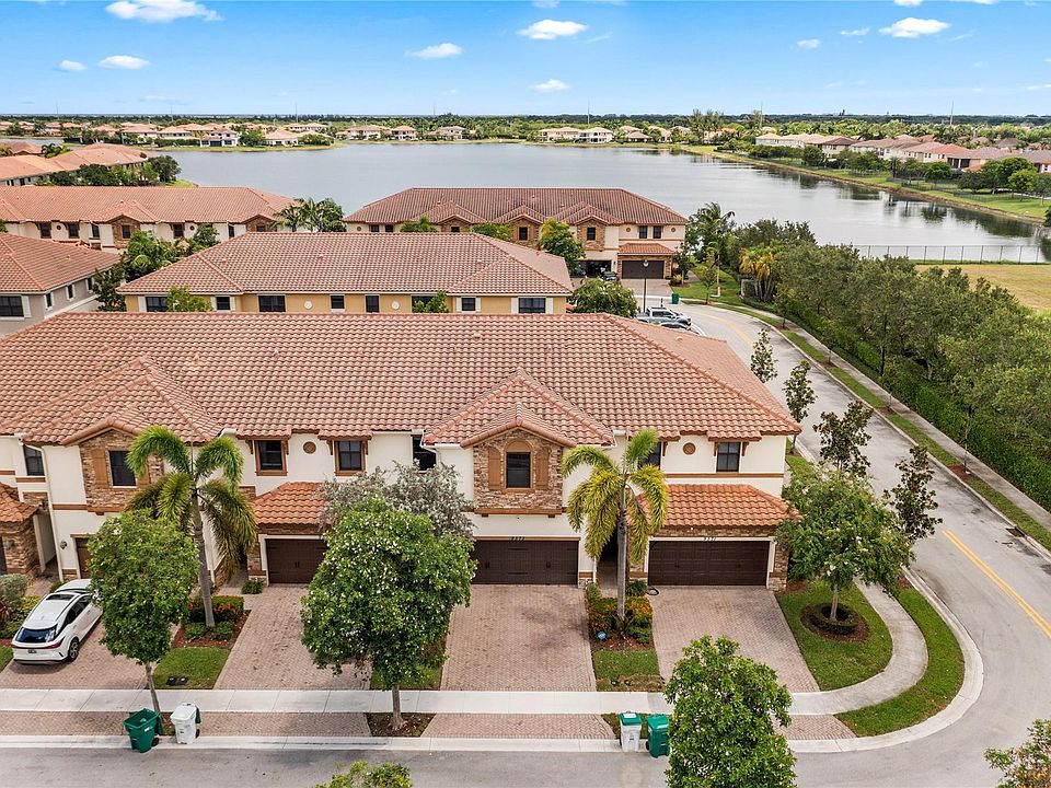 1st image of 9573 Town Parc Circle