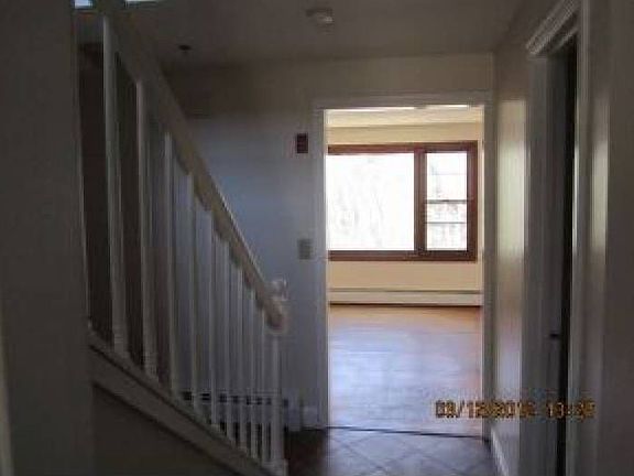 Hallway facing Livingroom