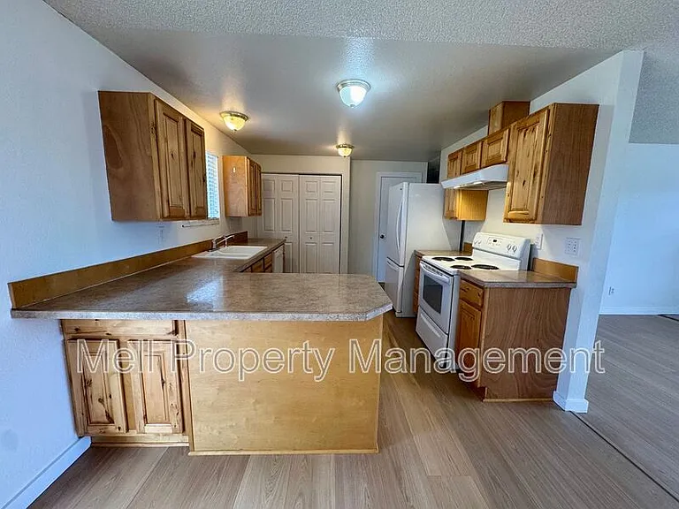 222 E I St — Photo 5