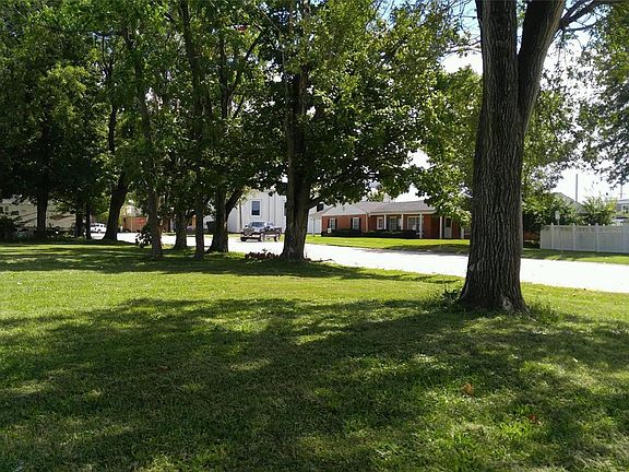 4th image of 109 W Lion St