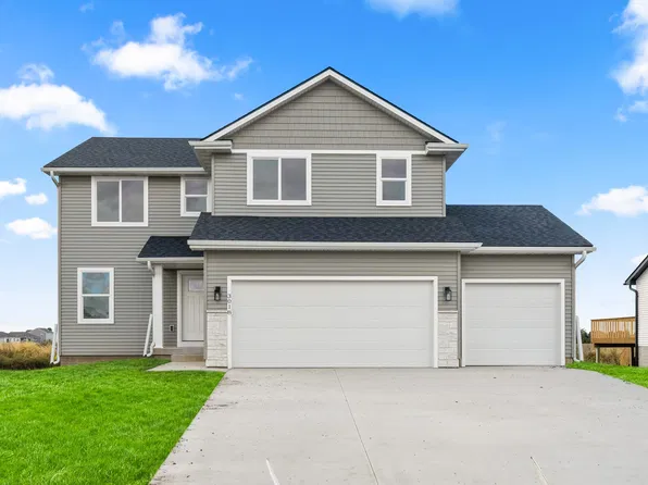 3018 9th Ave SW, Altoona, IA 50009