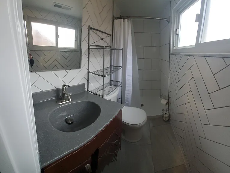 1649 Twin Oaks Dr — Photo 4