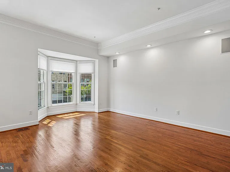 417 Winding Rose Dr — Photo 6