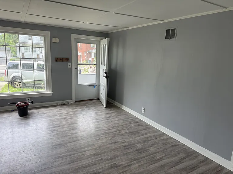950 Riverview St NW — Photo 2