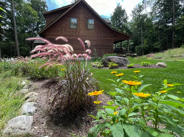 26 Hemlock Ridge Lane, Bolton Landing, NY 12814