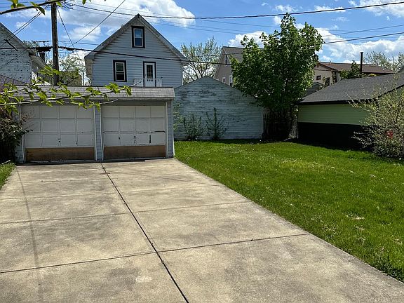 2nd image of 2051 Belle Ave