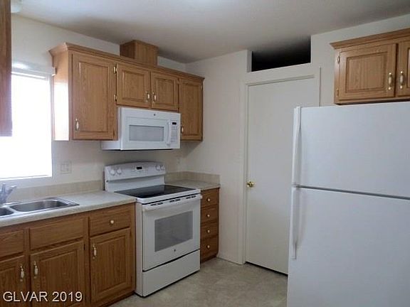 5th image of 573 Krysta Ln