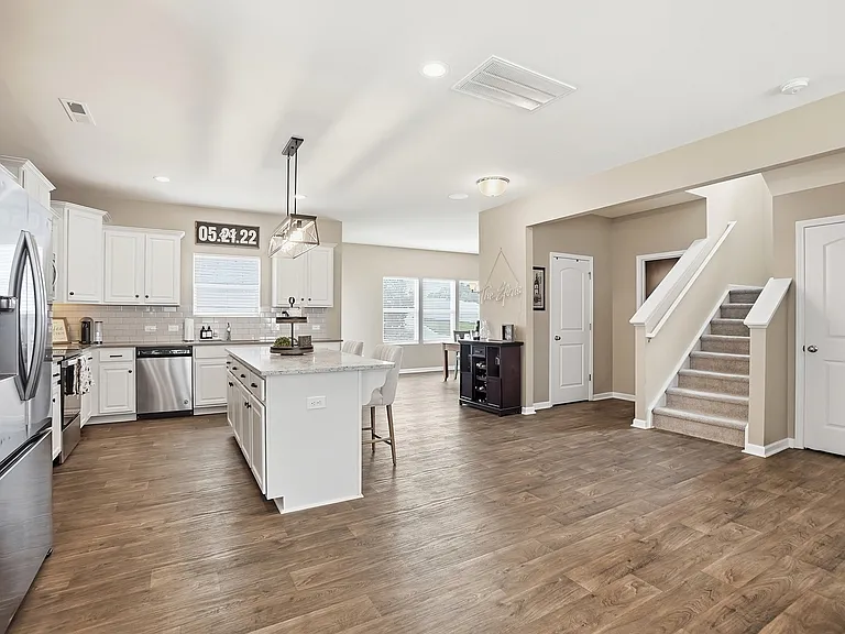 1831 Savannah Ln — Photo 12