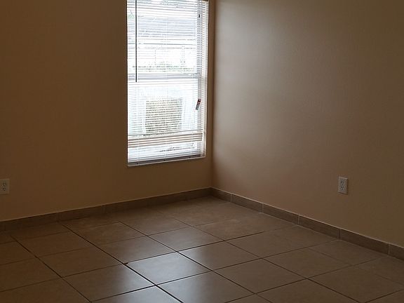 4th image of 250 Great Yarmouth Ct