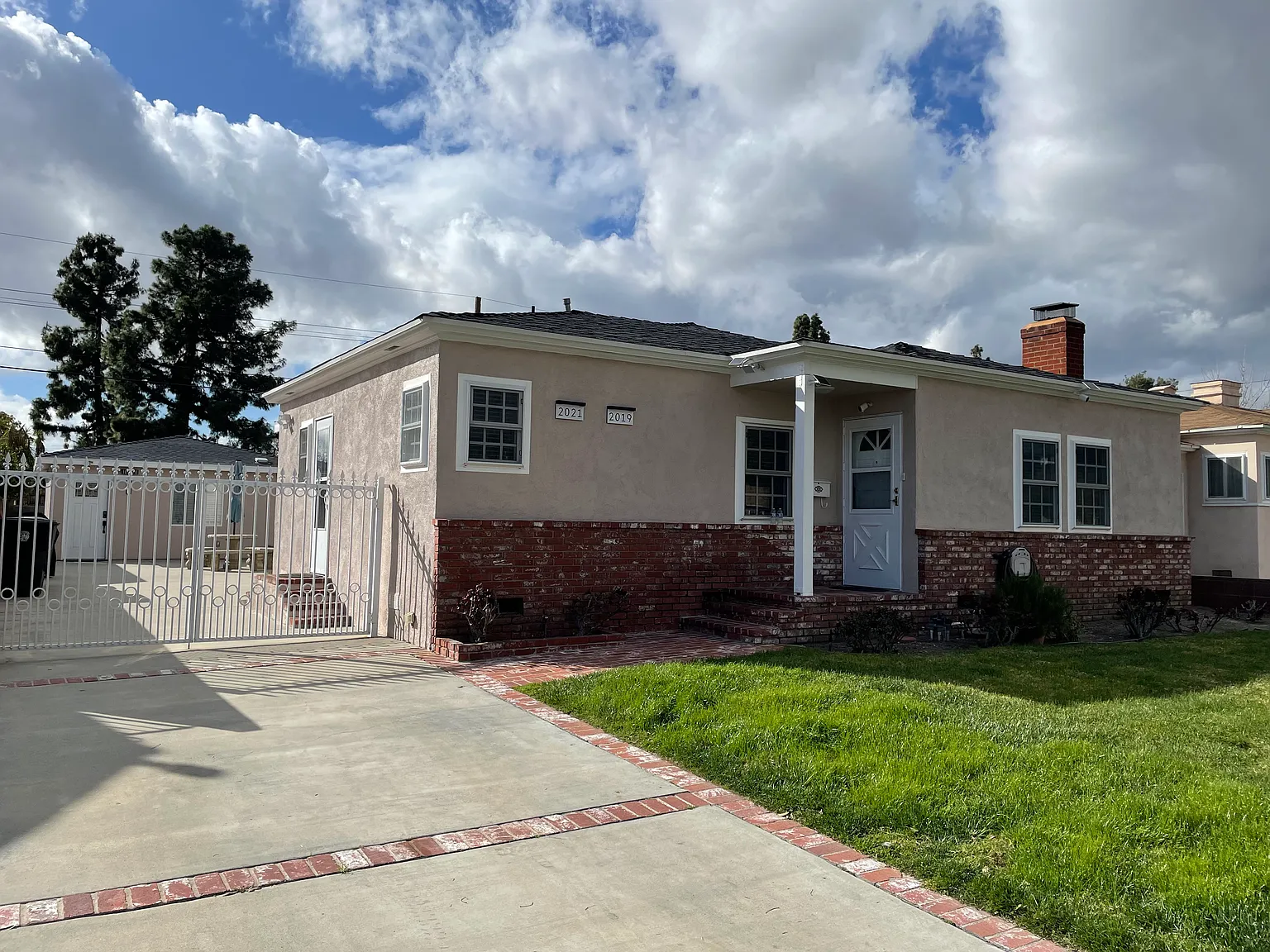 2019 N Maple St — Photo 2