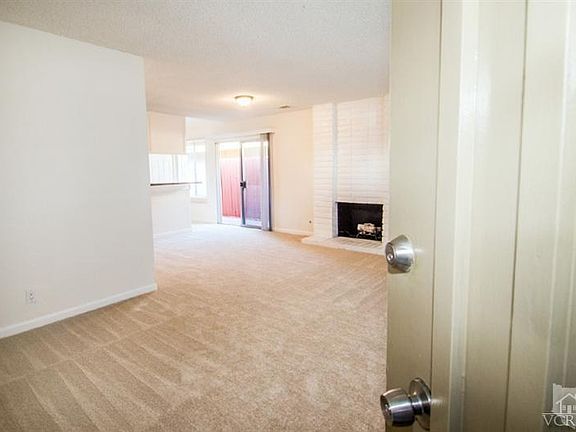 Living room/dining room with gas/wood fireplace