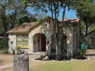 303 Sams St, Taylor, TX 76574