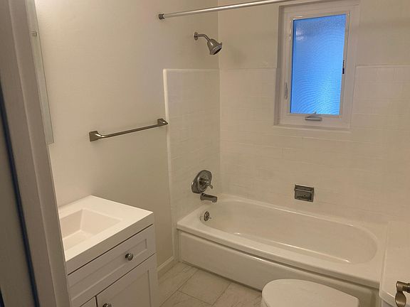3rd image of 5543 Milligan Dr