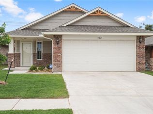 11621 SW 8th Cir, Yukon, OK 73099