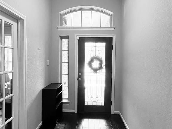 3rd image of 1614 Mahan Dr