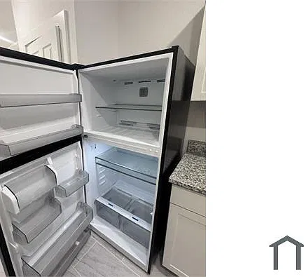 2 bed, 750 sqft, $1,200 — Photo 4