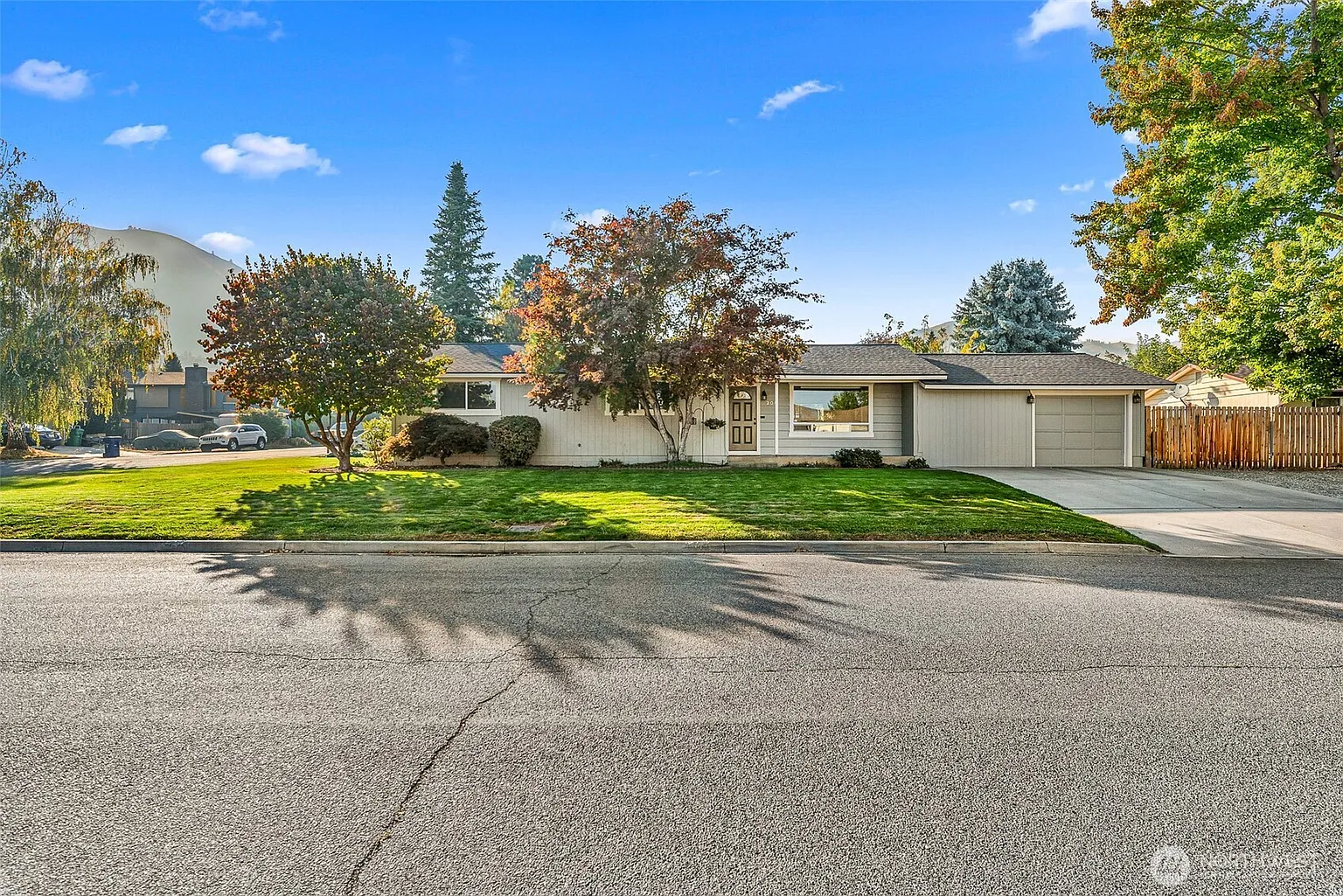 200 Marilyn Avenue photo 1