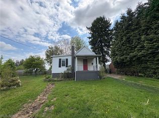 945 Davis St, Akron, OH 44310