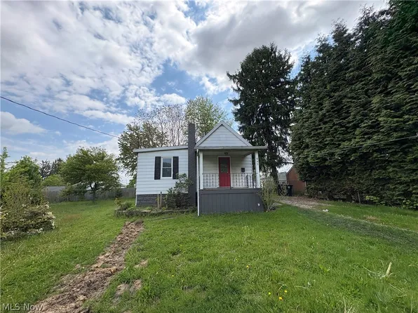 945 Davis St, Akron, OH 44310