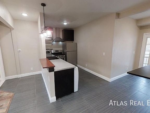 4th image of 406 S 10th St APT 4