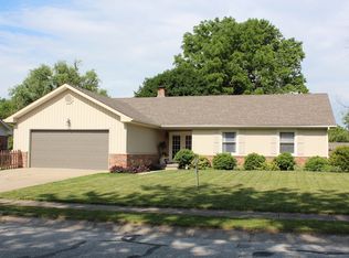 418 Raintree Dr, Danville, IN 46122