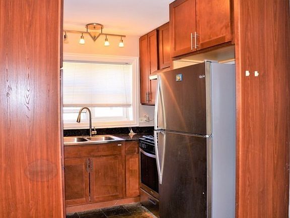 5th image of 6108 N Damen Ave APT 2E