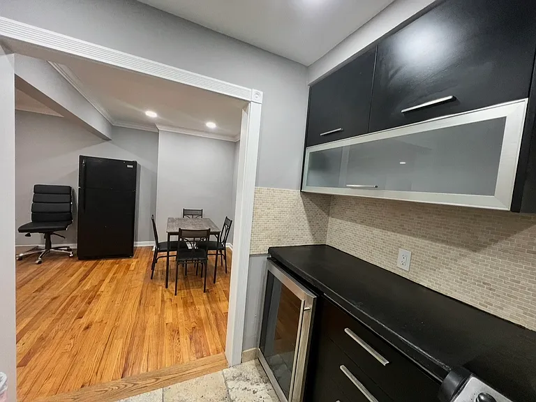 25777 Woodward Ave #104 — Photo 4