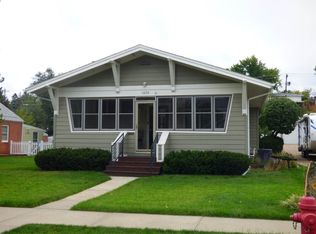 1026 Kingsbury St, Belle Fourche, SD 57717