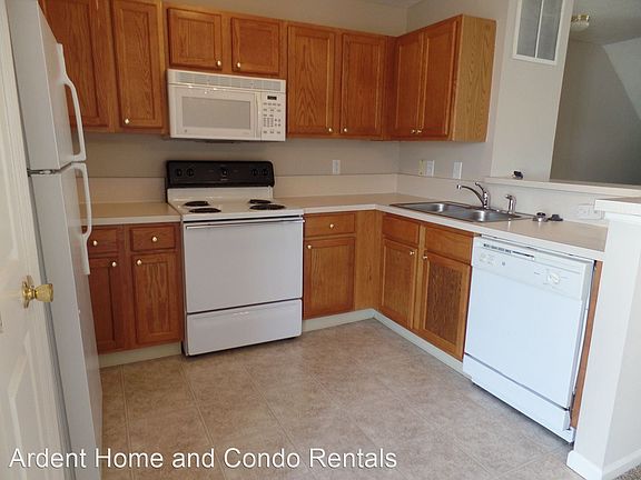 4th image of 1008 Hartford Village Blvd #10579042
